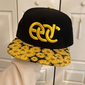 EDC SnapBack